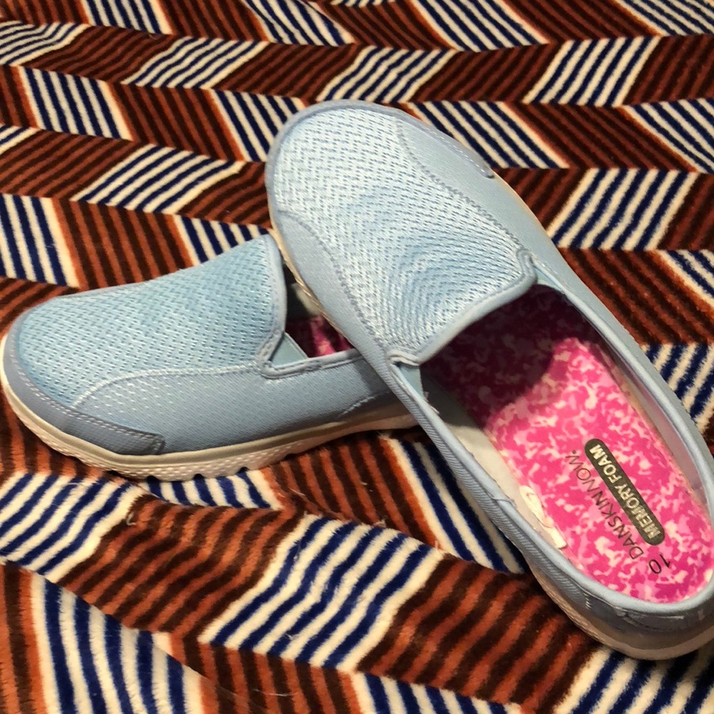 Danskin memory foam sneakers